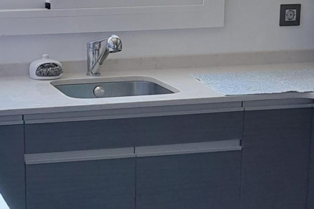 Exclusive House Close To Airport El Prat de Llobregat Bagian luar foto